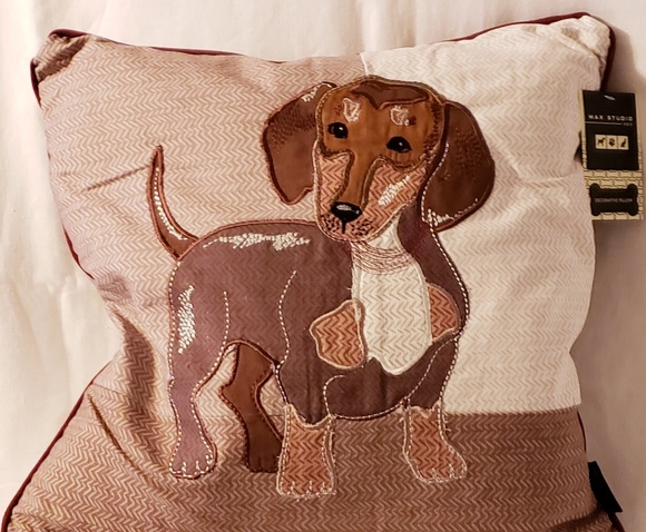 max studio home pillows